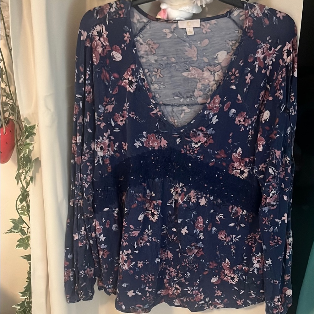 Floral V-Neck Long Sleeve Top